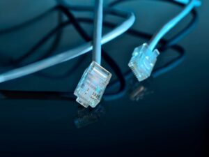 Byg din egen WiFi-extender - Brug et ethernet-kabel